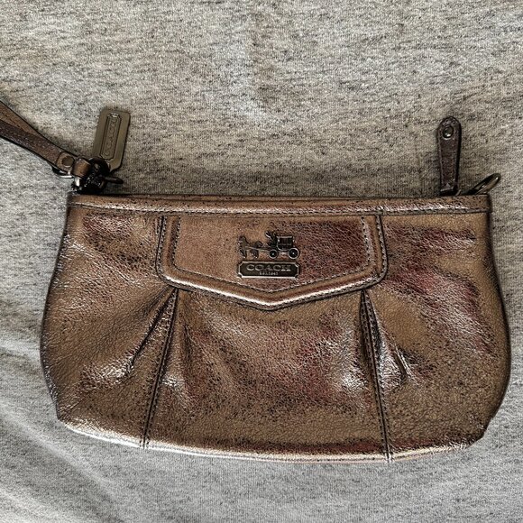 Coach Large Pewter/Silver Pebbled Leather Wristlet - Picture 1 of 5